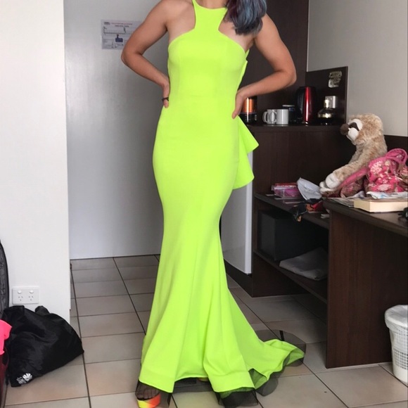 Neon yellow backless mermaid style prom dress NWT - Picture 2 of 5